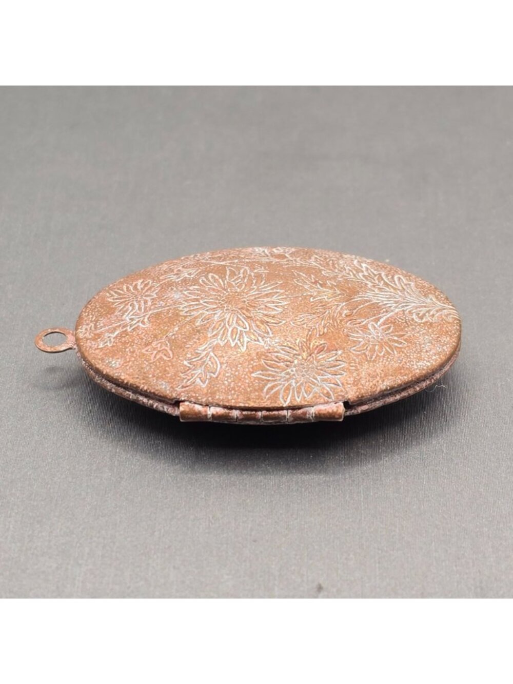 VTG Floral Engraved Oval Locket Pendant 1 5/8" Copper Alloy Art Nouveau Revival - Picture 3 of 10